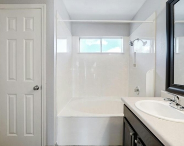 1017 Doras Dr - Photo Thumbnail 20
