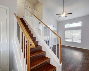 1017 Doras Dr - Photo Thumbnail 13