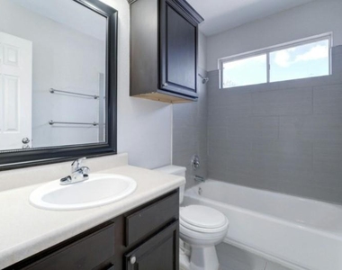 1017 Doras Dr - Photo Thumbnail 21