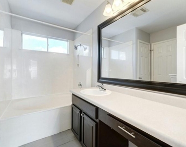 1017 Doras Dr - Photo Thumbnail 18