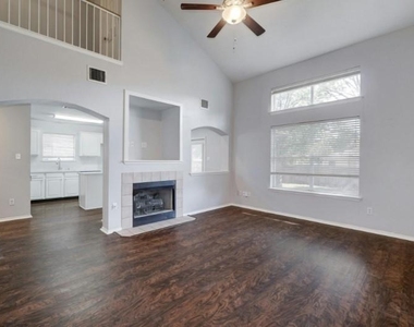 1017 Doras Dr - Photo Thumbnail 4