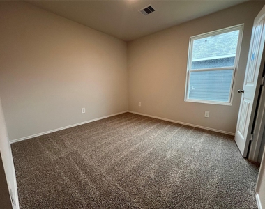 305 Wirecrested Dr - Photo Thumbnail 23