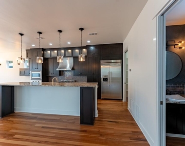 716 Post Oak St - Photo Thumbnail 6