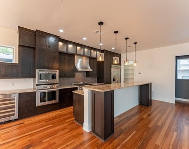 716 Post Oak St - Photo Thumbnail 7