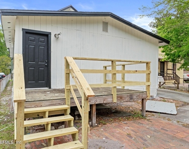 1052 E 10th Street - Photo Thumbnail 19