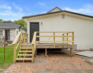 1052 E 10th Street - Photo Thumbnail 18