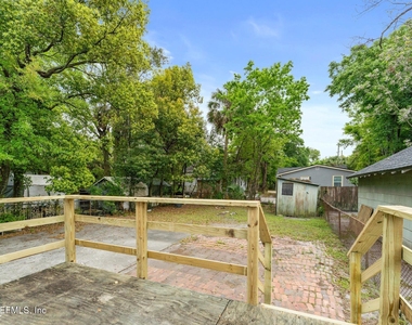 1052 E 10th Street - Photo Thumbnail 16
