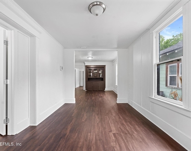 1052 E 10th Street - Photo Thumbnail 1