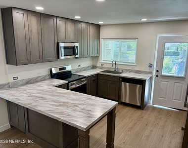223 N Collen Road - Photo Thumbnail 6