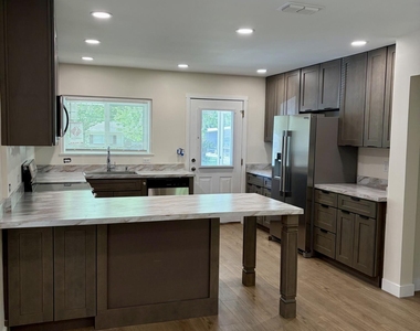 223 N Collen Road - Photo Thumbnail 4