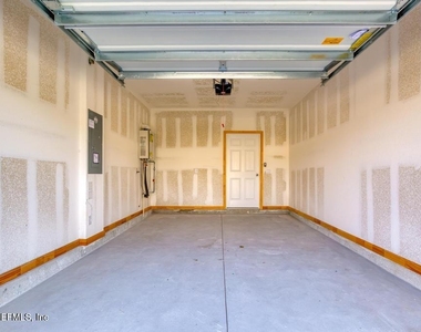 21 Temple Drive - Photo Thumbnail 32