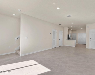 21 Temple Drive - Photo Thumbnail 15