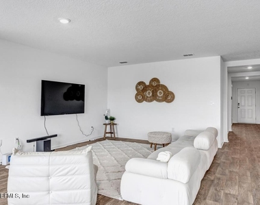 121 Ardila Circle - Photo Thumbnail 6