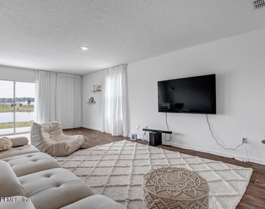 121 Ardila Circle - Photo Thumbnail 5