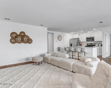 121 Ardila Circle - Photo Thumbnail 7