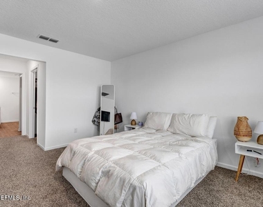 121 Ardila Circle - Photo Thumbnail 18