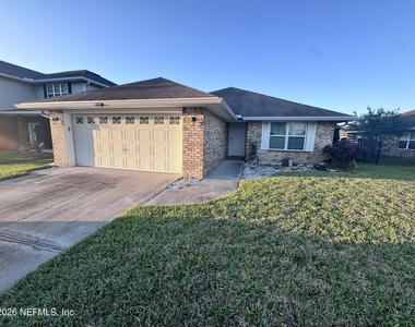 7565 Westland Oaks Drive - Photo Thumbnail 2