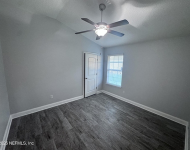 7565 Westland Oaks Drive - Photo Thumbnail 18