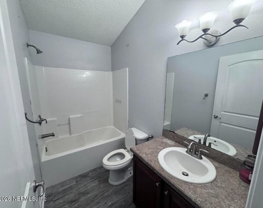 7565 Westland Oaks Drive - Photo Thumbnail 17