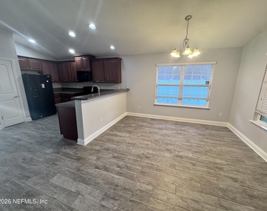 7565 Westland Oaks Drive - Photo Thumbnail 9