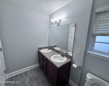7565 Westland Oaks Drive - Photo Thumbnail 14