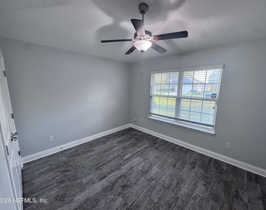 7565 Westland Oaks Drive - Photo Thumbnail 15