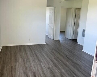 1729 Logan Street W - Photo Thumbnail 1