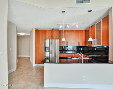 1431 Riverplace Boulevard - Photo Thumbnail 5