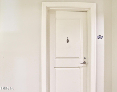 1431 Riverplace Boulevard - Photo Thumbnail 3