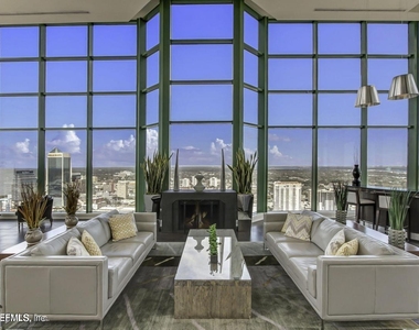 1431 Riverplace Boulevard - Photo Thumbnail 11