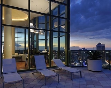 1431 Riverplace Boulevard - Photo Thumbnail 20