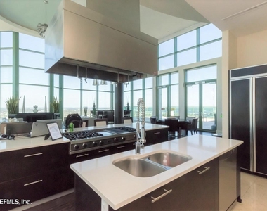 1431 Riverplace Boulevard - Photo Thumbnail 21