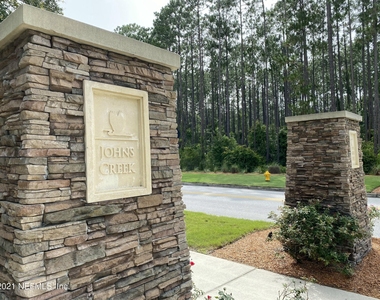 813 W American Eagle Drive - Photo Thumbnail 33