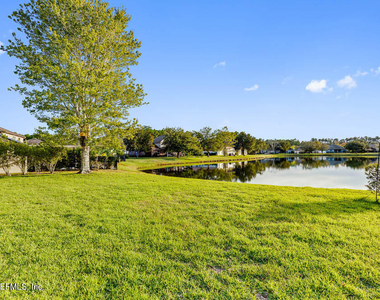 813 W American Eagle Drive - Photo Thumbnail 26