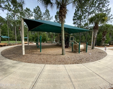 813 W American Eagle Drive - Photo Thumbnail 30