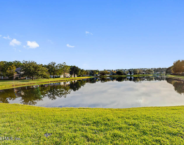 813 W American Eagle Drive - Photo Thumbnail 35