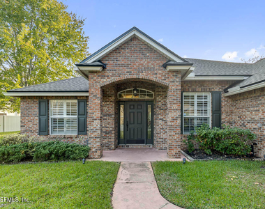 813 W American Eagle Drive - Photo Thumbnail 1