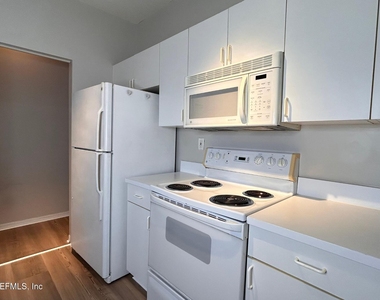 540 Florida Club Boulevard - Photo Thumbnail 11