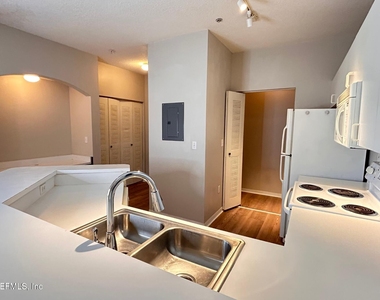 540 Florida Club Boulevard - Photo Thumbnail 13