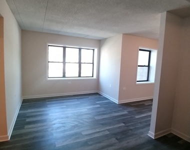 4752 S Wabash Avenue - Photo Thumbnail 6
