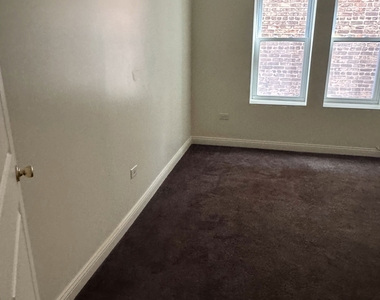 6728 S Langley Avenue - Photo Thumbnail 2
