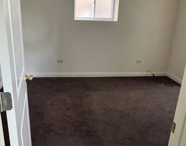 6728 S Langley Avenue - Photo Thumbnail 6