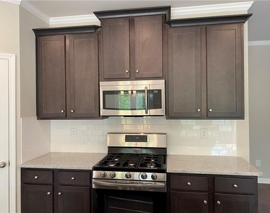 2183 Shetley Creek Drive - Photo Thumbnail 7
