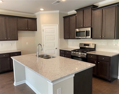 2183 Shetley Creek Drive - Photo Thumbnail 6