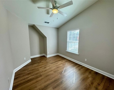 2662 Pierce Brennen Court - Photo Thumbnail 17