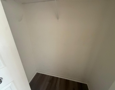 3141 Saganashkee Lane - Photo Thumbnail 9