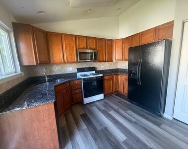 3141 Saganashkee Lane - Photo Thumbnail 3