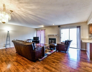 53 Doranne Court Se - Photo Thumbnail 3