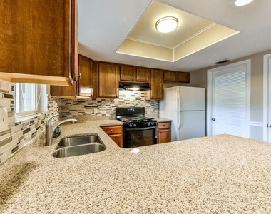 53 Doranne Court Se - Photo Thumbnail 8
