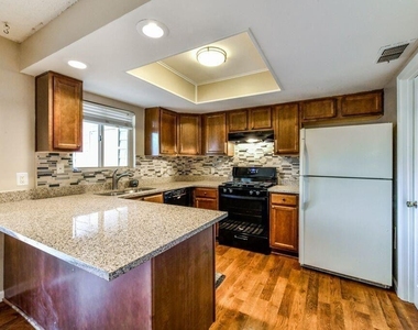 53 Doranne Court Se - Photo Thumbnail 2